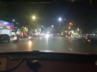 Vi vu xuyên màn đêm Hải Phòng
