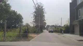 Chay Si Hmi Keiyw Sa Kha Se We Nban Dxn Kaew Maerim