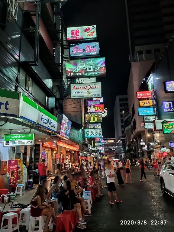 The Suriyawongse Café