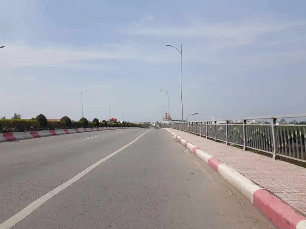 Cầu Phú Long