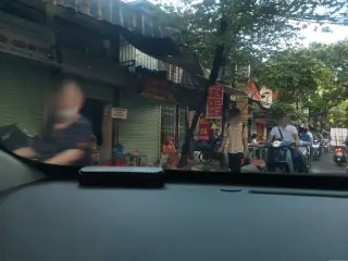 Thị Trấn Nón