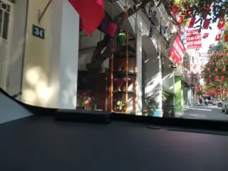 Cafe Bên Hồ Karaoke