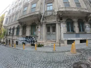 Şapka Tasarımcısı Arus Tecer
