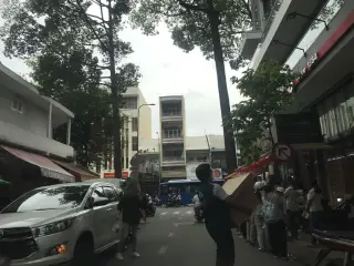 Nhóm nấu ăn Huỳnh Long