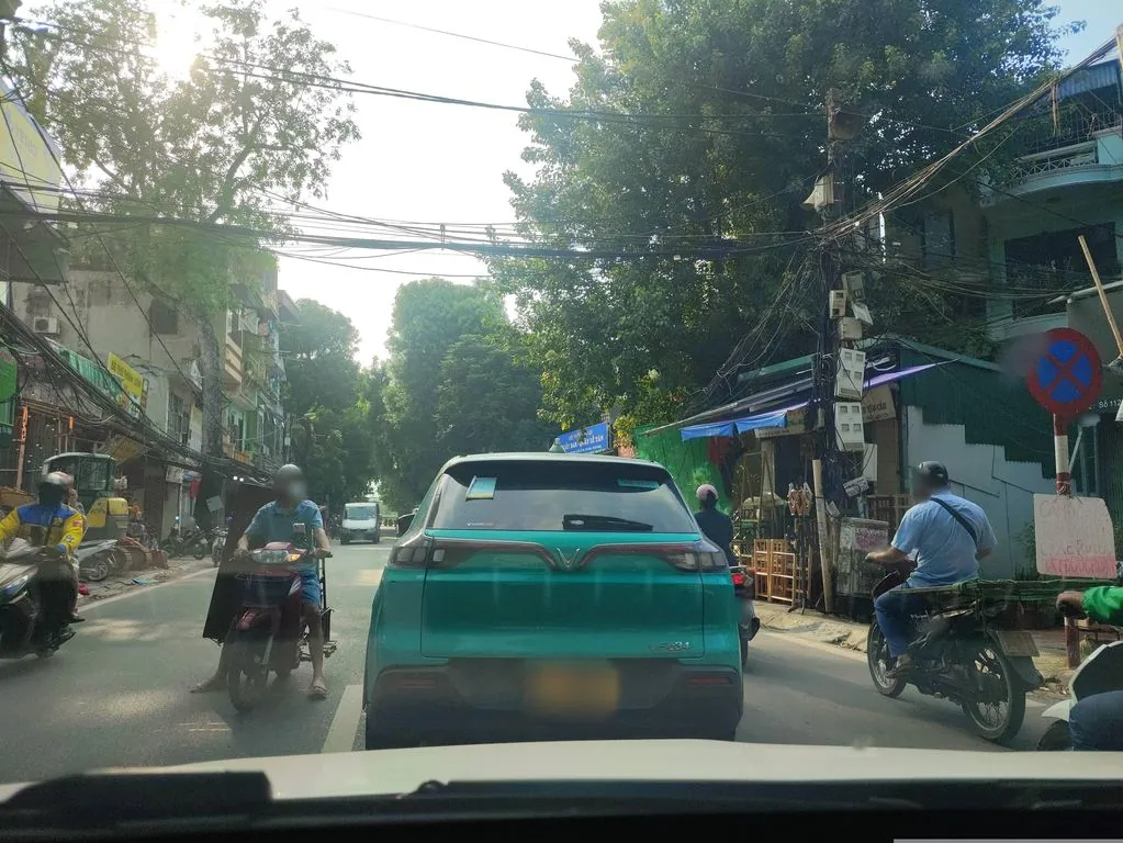 Áo Dài Hoàng Ly