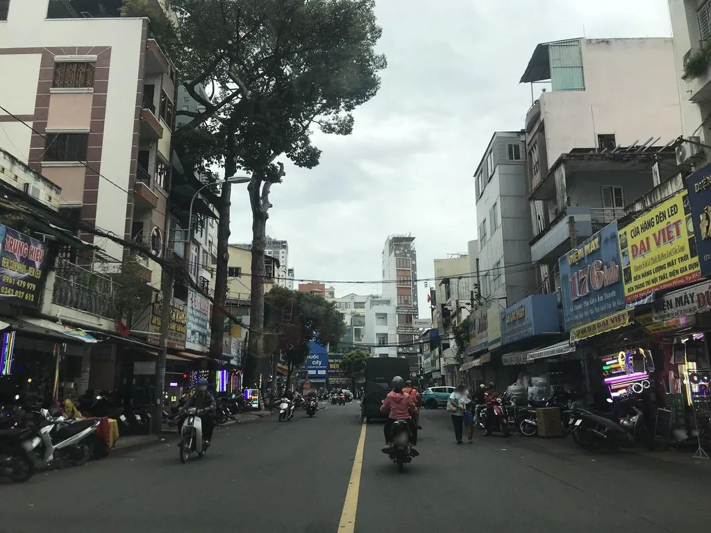 California fitness saigon