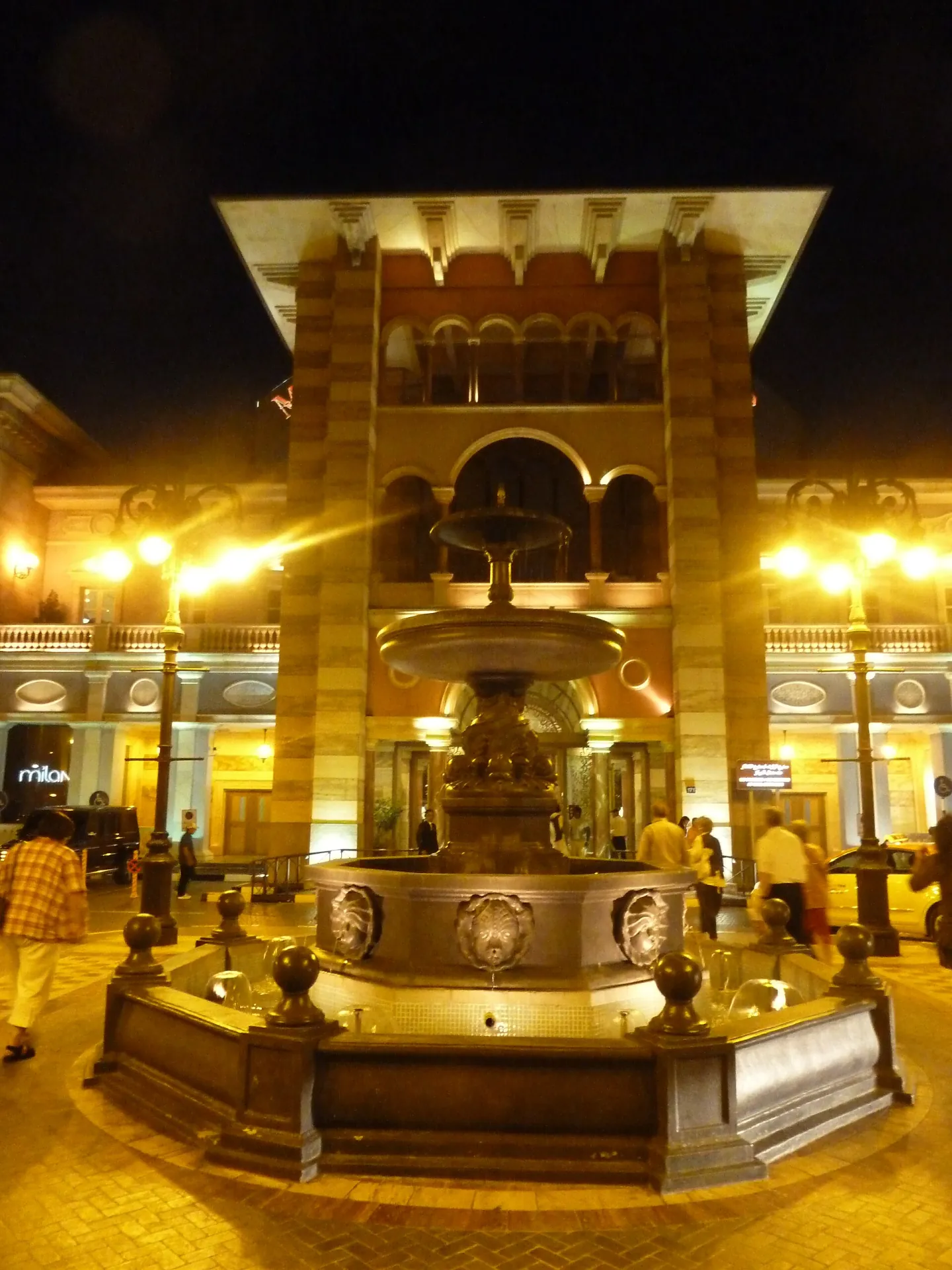 Dubai, Mercato Mall