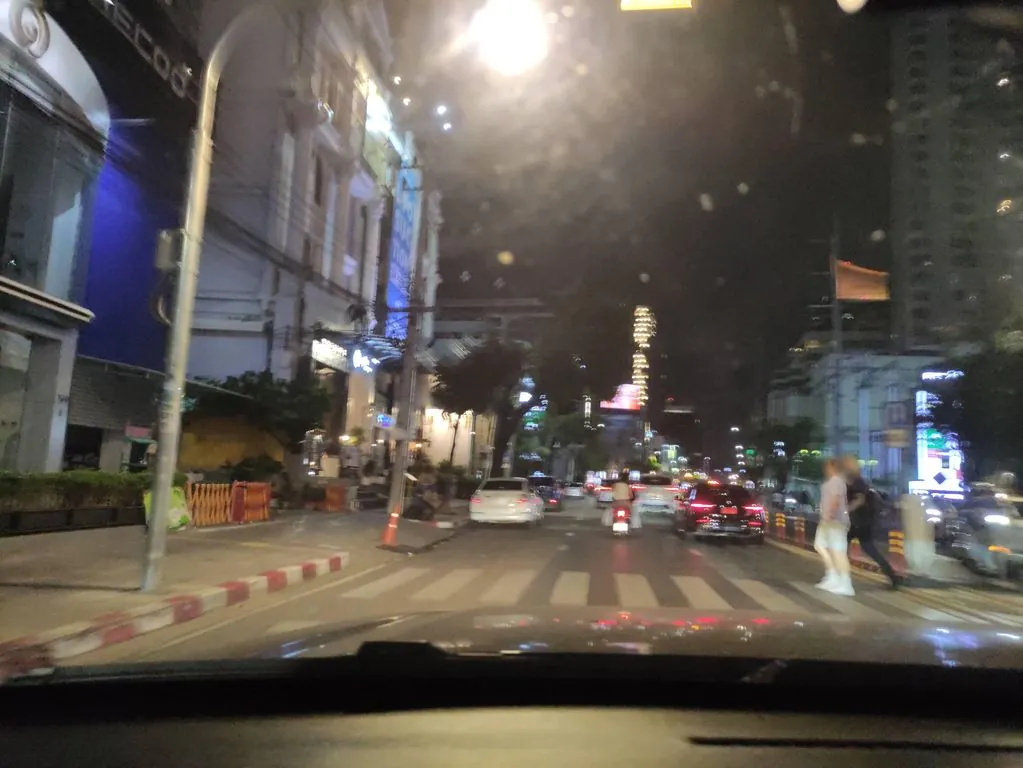Kub Kao Kub Pla Thonglor