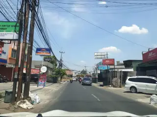 Kimia Farma Tole Iskandar