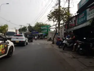 Hớt tóc Hồng Đức