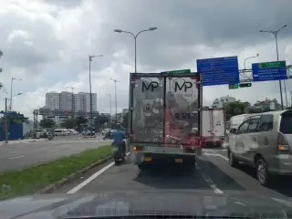 Nhà hàng Mai Vàng