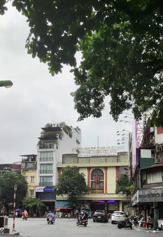 Trung Tâm Thời Trang - Hanoi Square — фото 2