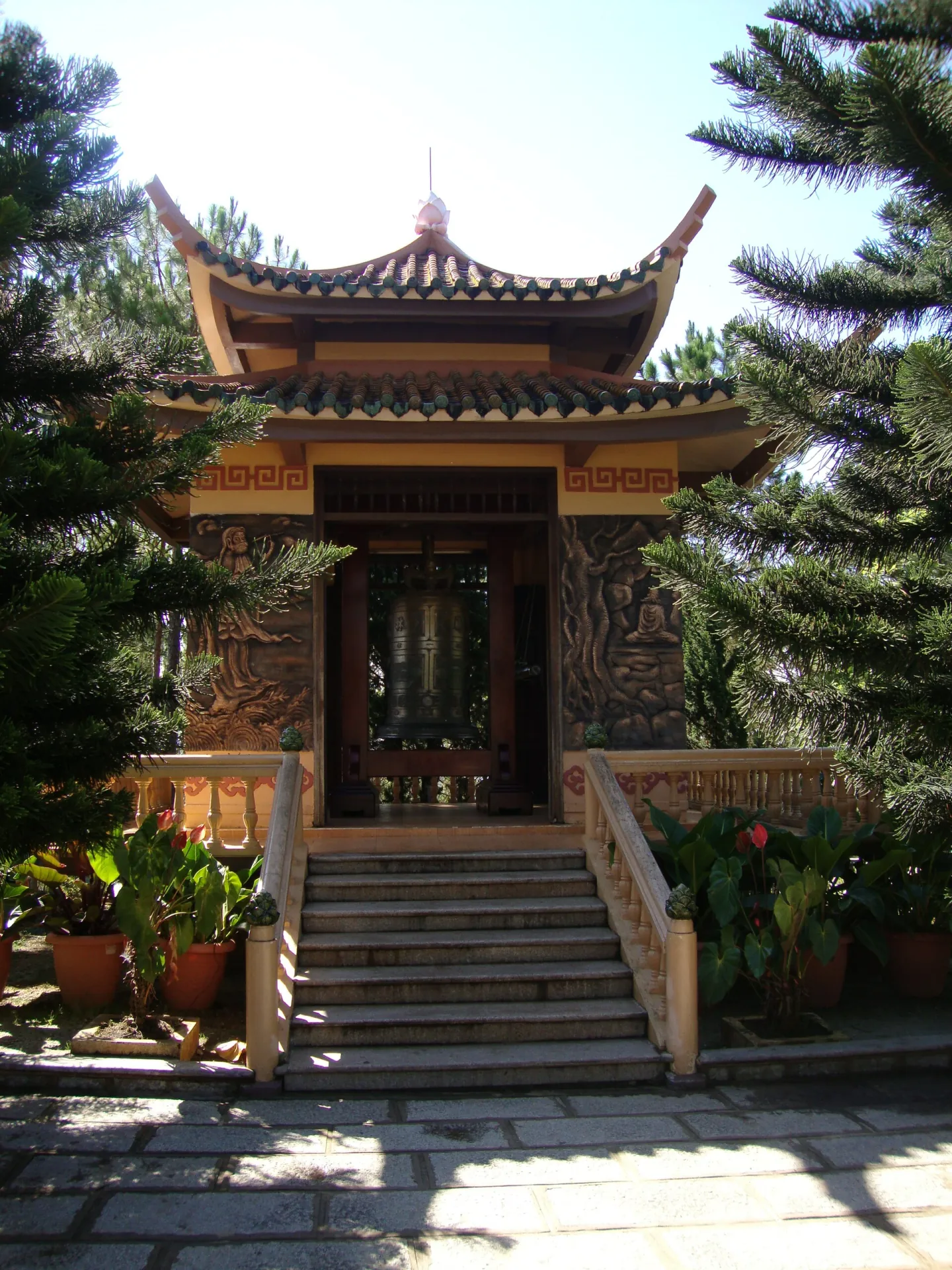 Trúc Lâm Phụng Hoàng Zen Monastery