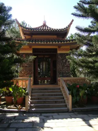 Trúc Lâm Phụng Hoàng Zen Monastery