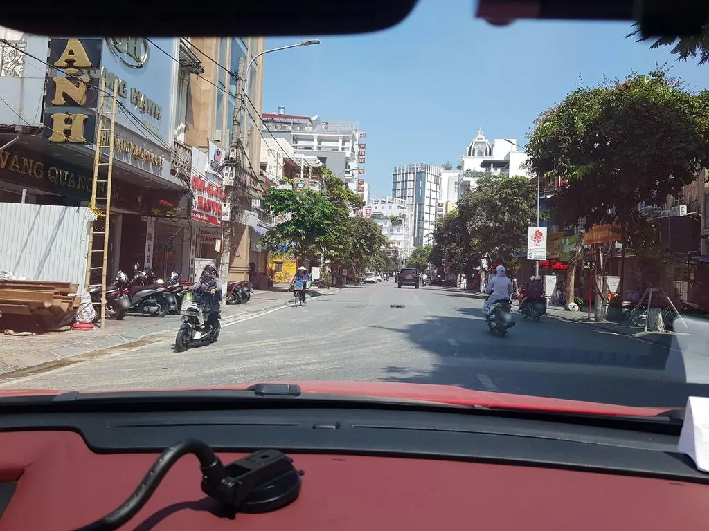 Lê Quỳnh Chi 19001080