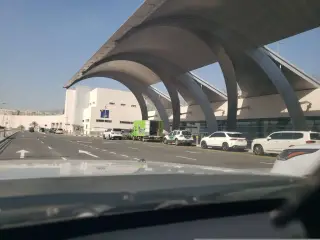 Car Hire Dubai Airport Terminal 3 | SIXT rent a car