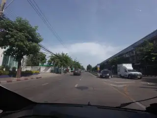 สามสหายฮาลาลฟูดส์