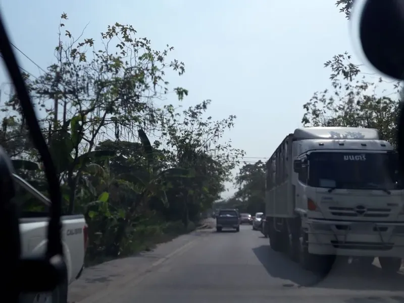 Rongreiyn Sxn Khab Rth Yu Phi Di Sanakngan Hiy