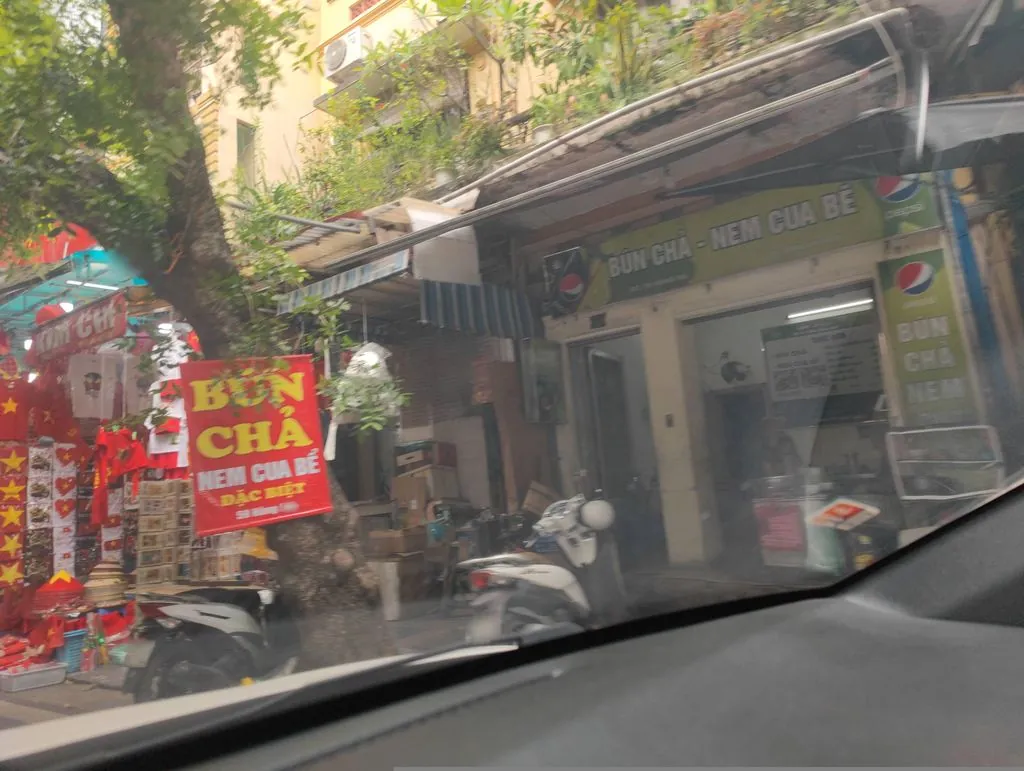 Linh Thông Bảo Điện