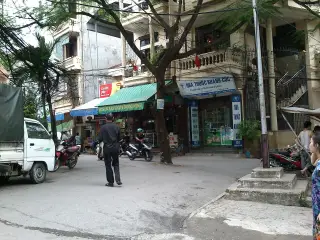 Royaltea Pháo Đài Láng