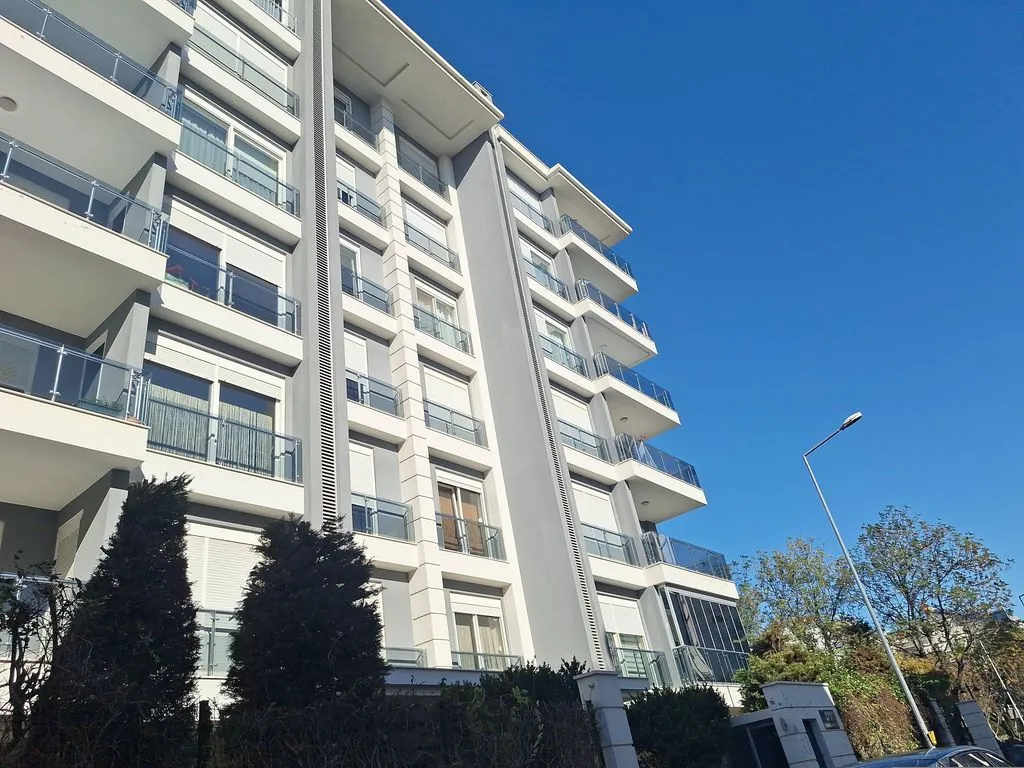 Ayşe Keser 3 Apt.