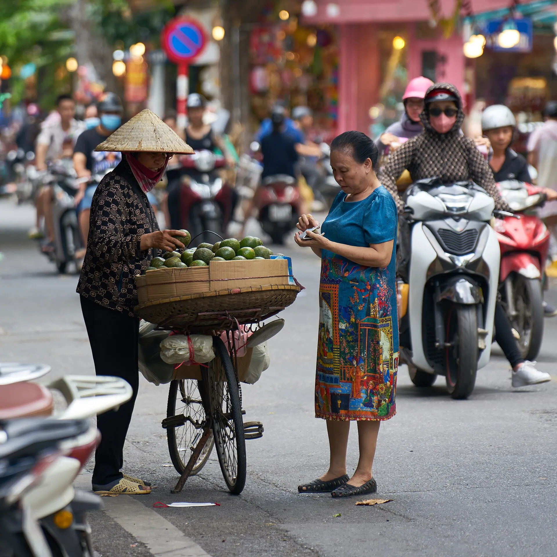 Khoai Lang Nướng - Chợ Hàng Bè