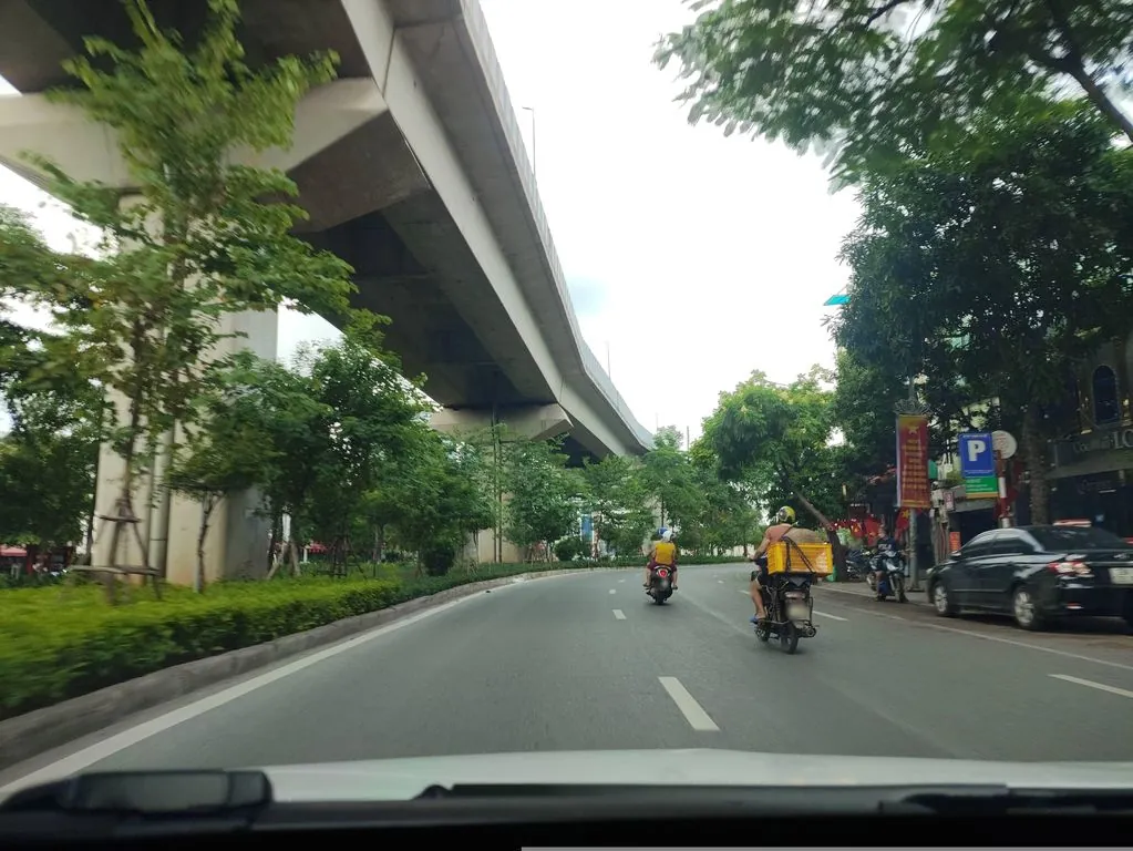 Hẻm Quán Hoàng Cầu