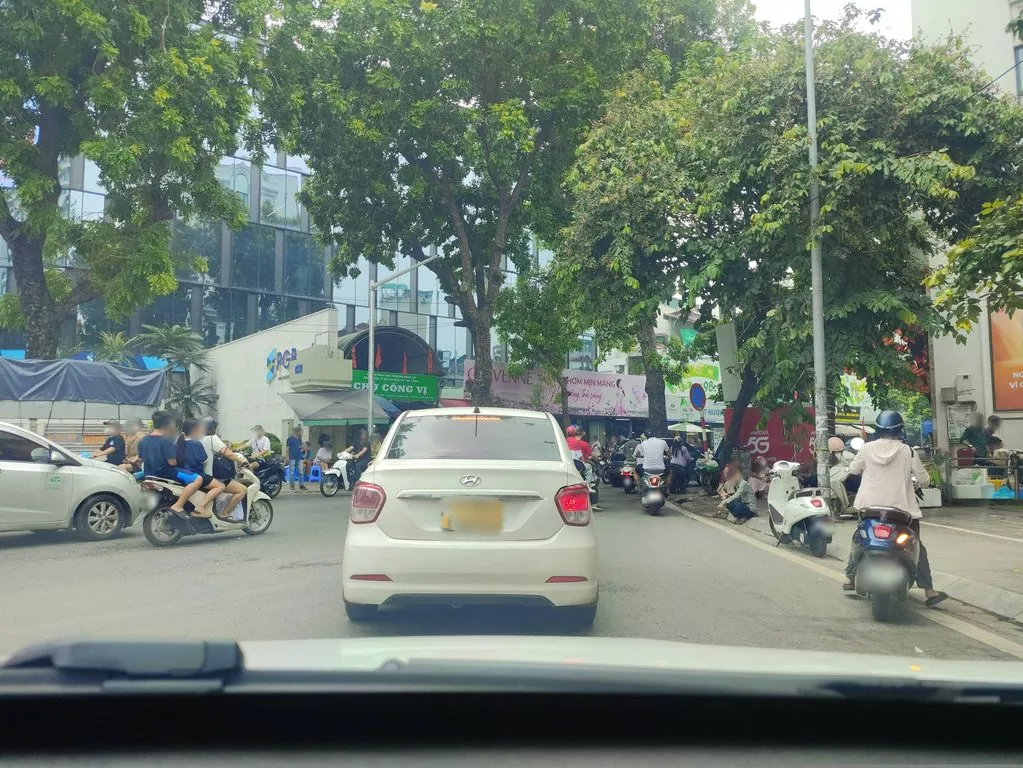 Bia hoi hùng râu
