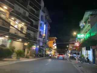 Burger & More