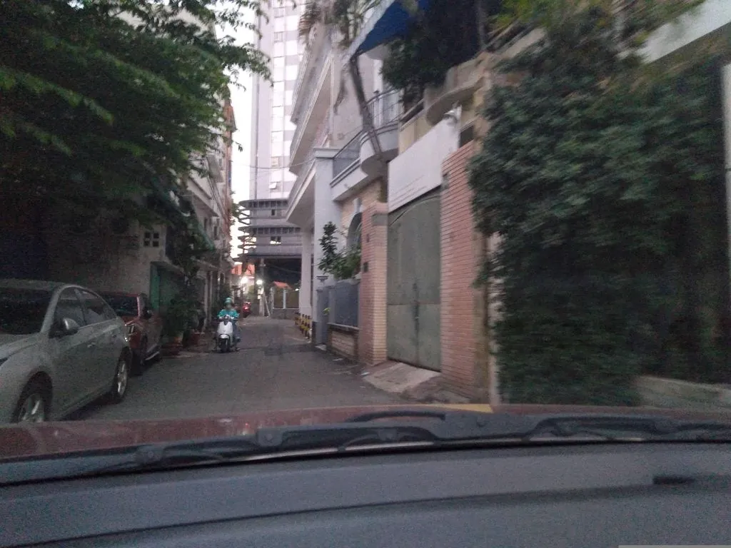 Trường Bé Ong Sài Gòn