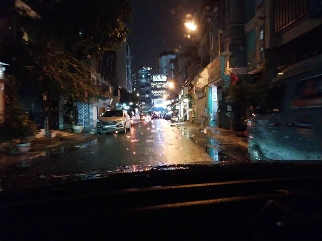 Tiệm kính nhà Bi