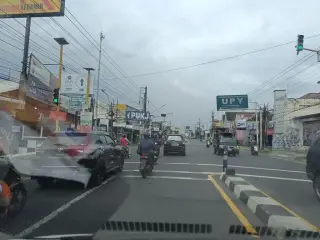Sop Kaki & Sate Kambing Empat Saudara