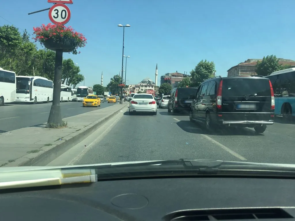 Bol Kepçe Köftecisi