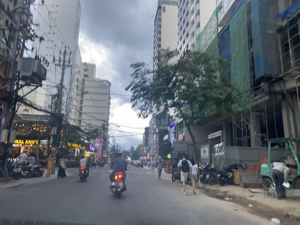 Nhà Hàng Hải Sản Phố Việt