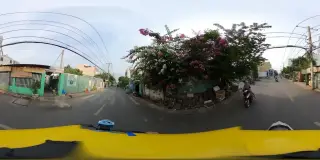 Ngọc Linh uốn tóc phun xăm