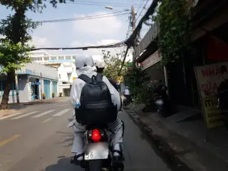 Hồng Tra Ngô Gia Văn