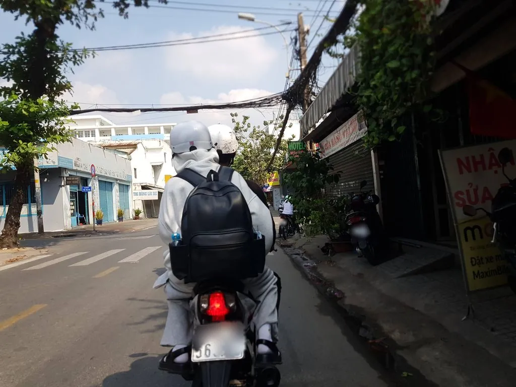 Hồng Tra Ngô Gia Văn
