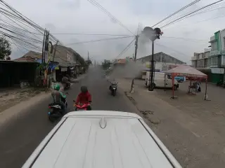 Kedai Tiga Acil