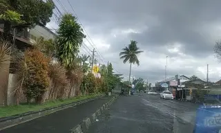 AYAM bacem bakar kaliurang
