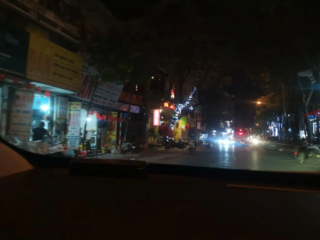 Dán xe Hưng Thịnh - 122 Nguyễn Sơn