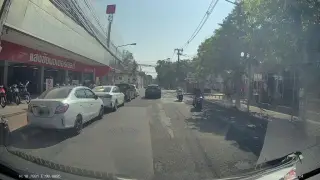 Mendo Ramen Kad Klang Wiang Kad Klang Weiyng