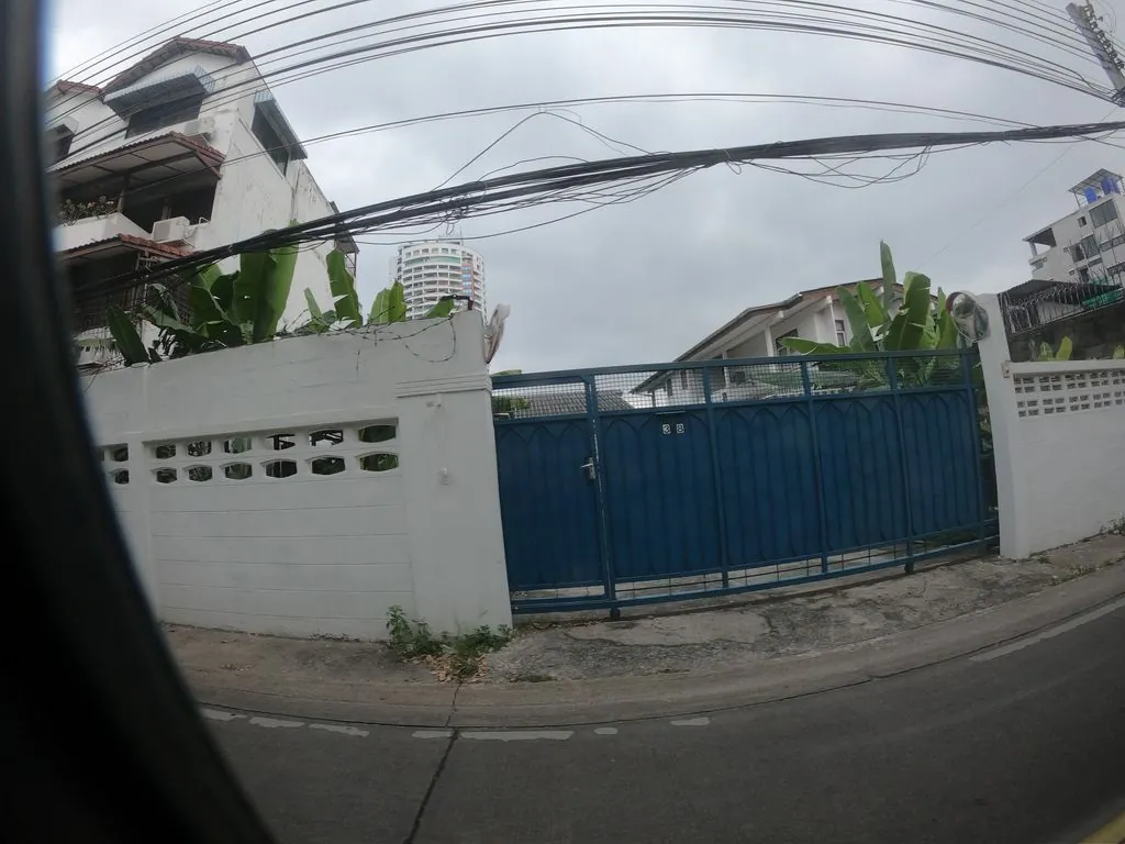 Klai Jakkawan Tattoo Studio