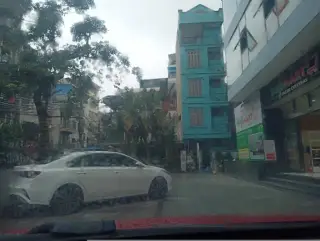 Cổng làng Chính Kinh