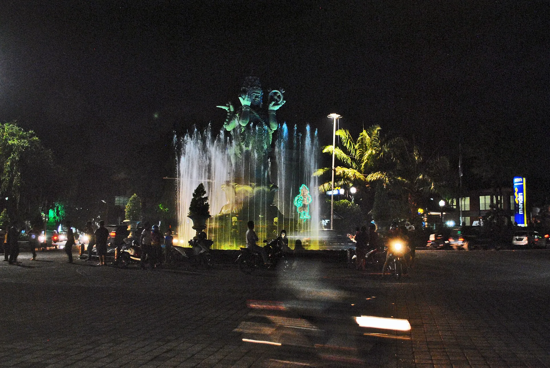 Patung Catur Muka