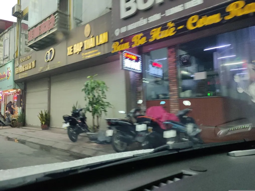 Ốc Bệt - 60 Nguyễn Sơn, Long Biên