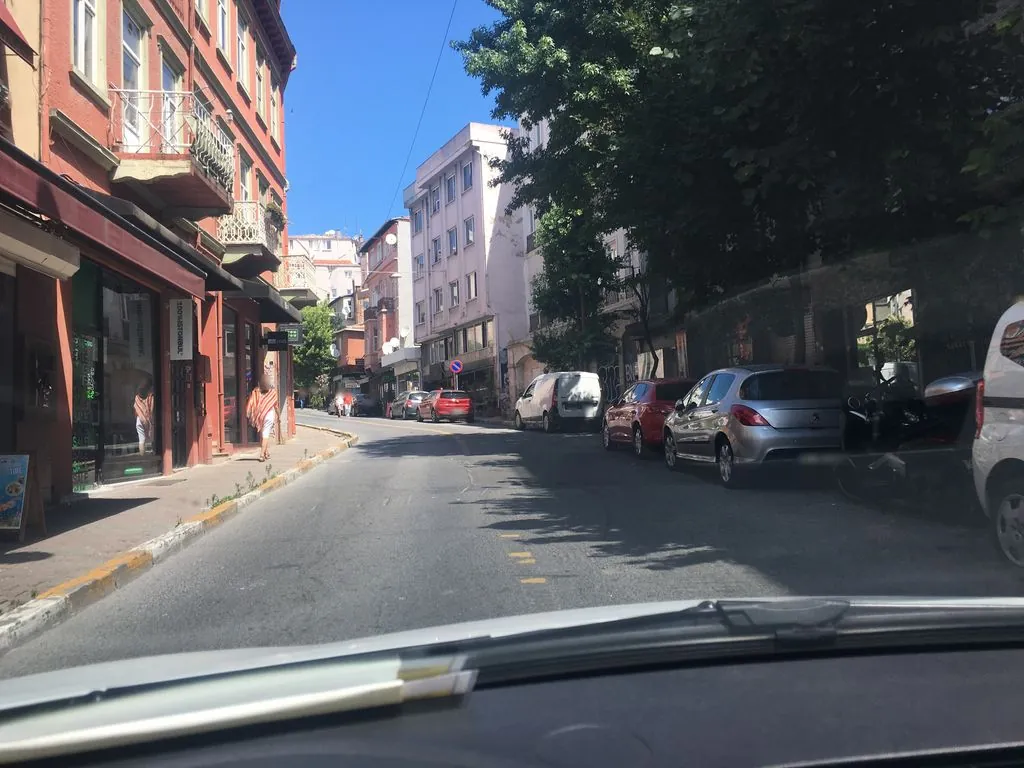 Tomtom Mahallesi Boğazkesen Caddesi 65/1