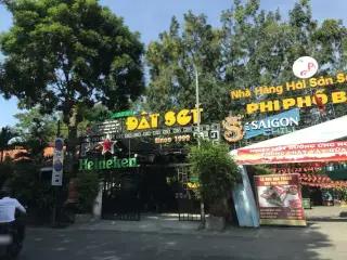 Phi Phố Biển