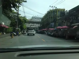 Thai Aree Barber