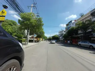 Nay Seng Khawtm
