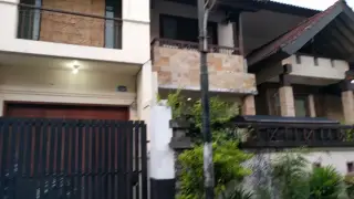 KEDAI di TEPI TUKAD